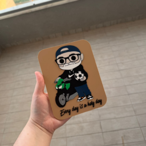 מגנט של דמות מצויירת בעיצוב אישי עם רקע + משפט