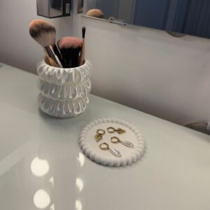 כוס למברשות + מגש לתכשיאים